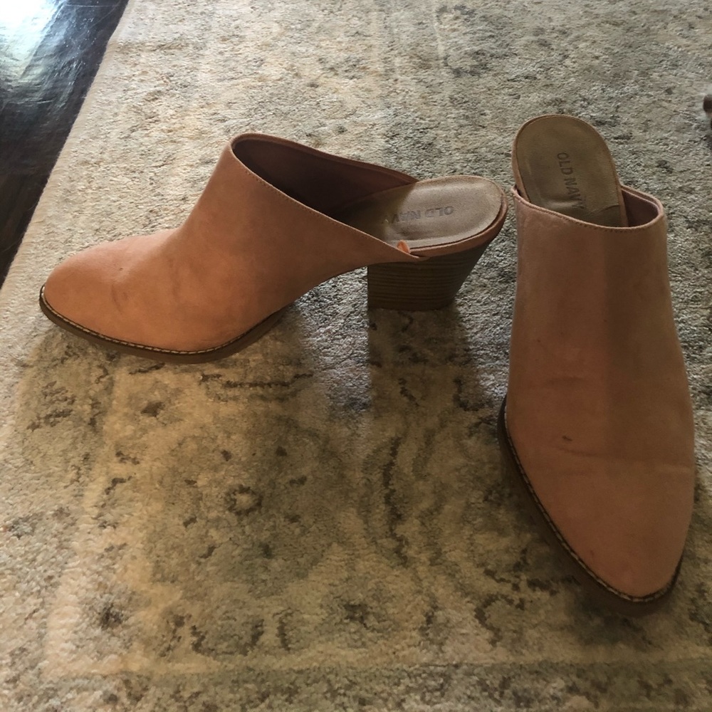 Women’s Old Navy pink mules size 8